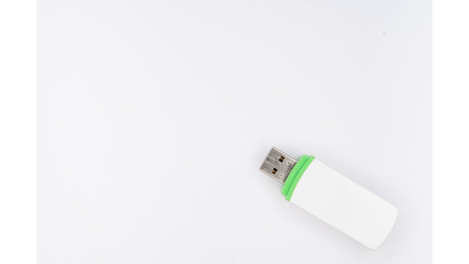Create a bootable USB Flash Drive: easy way